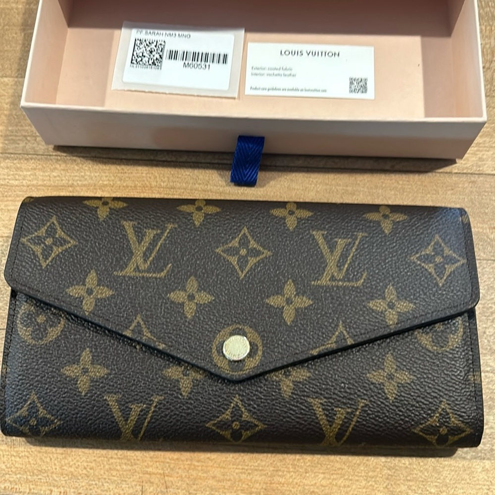 Louis Vuitton, Sarah wallet
